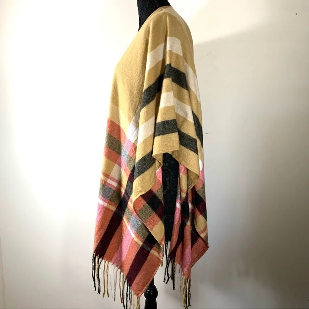 Woolrich plaid cozy blanket wrap with fringe trim NEW